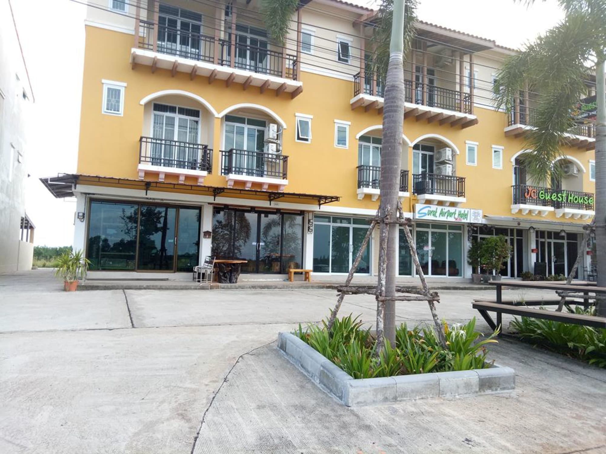 You In House Urt Surathani Airport Surat Thani Exteriér fotografie